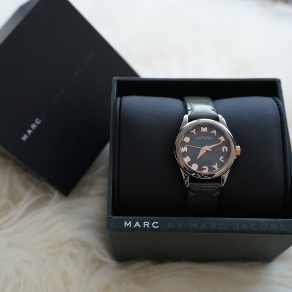 New&Authentic Marc by Marc Jacobs Women's Watch - Picture 3 of 3